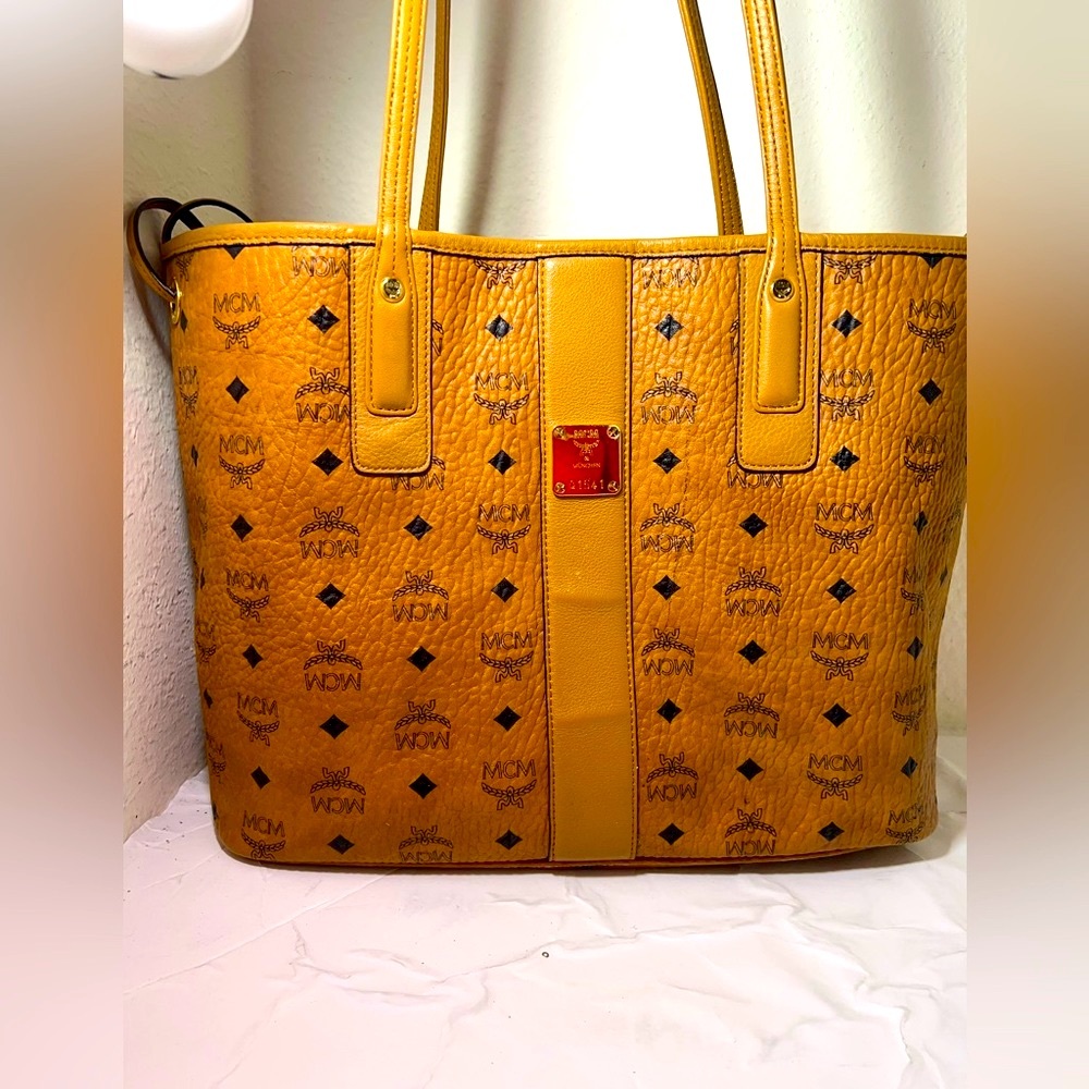 🔥GENUINE MCM LARGE TOTE BAG, Pre owned MINT  CONDITION